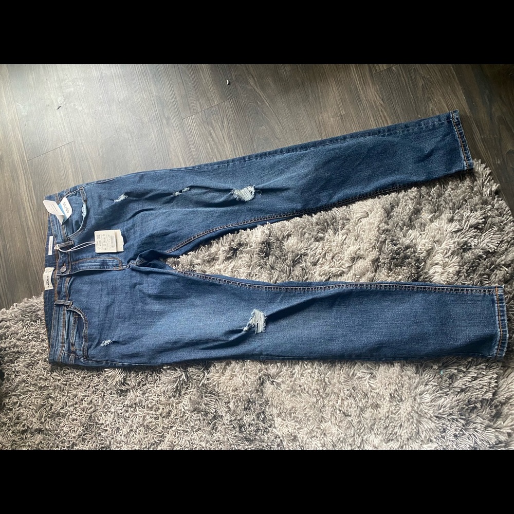Jeans with holes